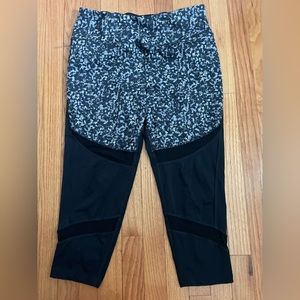 Avia capri workout leggings